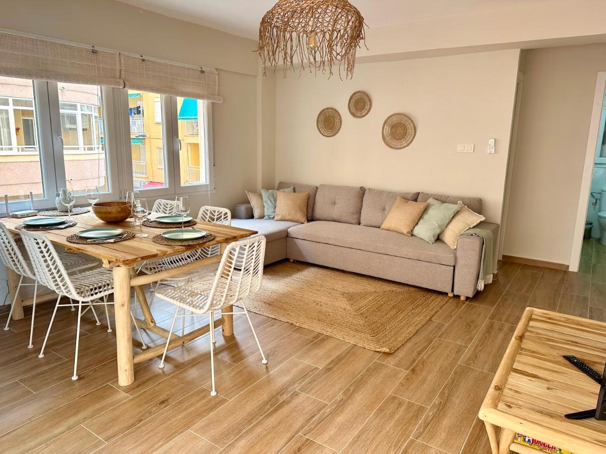 Amazing 3 Bedrooms Apartment With Pool Next To The Sea Torrevieja Kültér fotó